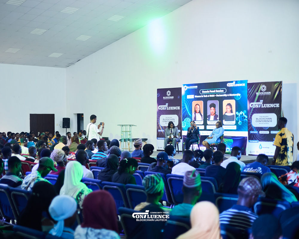 Crowd at blockchain event